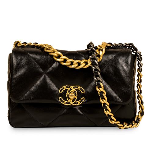 chanel 19 bag price euro 2022|borse chanel catalogo.